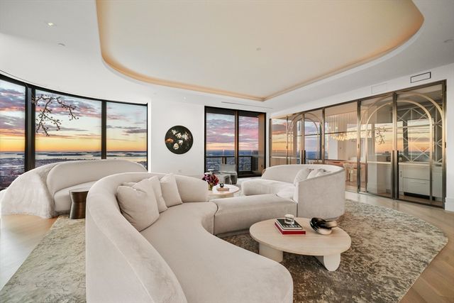 1 Dalton St 5802, Boston, MA 02199