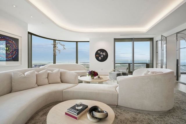 1 Dalton St 5802, Boston, MA 02199