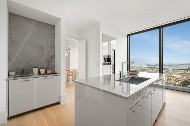 1 Dalton St 5802, Boston, MA 02199