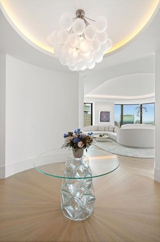 1 Dalton St 5802, Boston, MA 02199