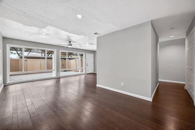 2303 Briarwest Boulevard 2303, Houston, TX 77077