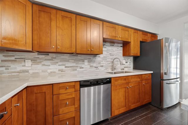 2303 Briarwest Boulevard 2303, Houston, TX 77077