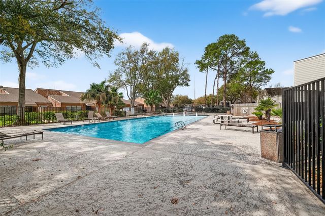 2303 Briarwest Boulevard 2303, Houston, TX 77077