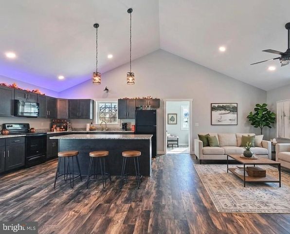 100 WOLCOTT ST, Harrington, DE 19952