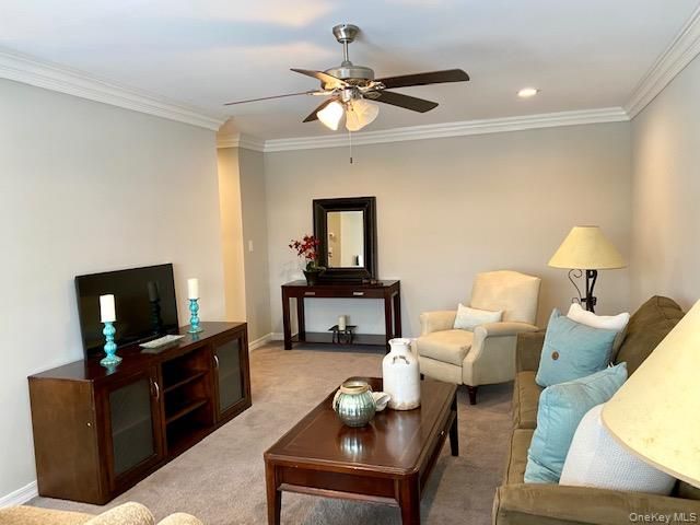 9 Williams Boulevard 6-1B, Lake Grove, NY 11755