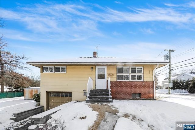 14 Lakeview Drive, Emerson, NJ 07630