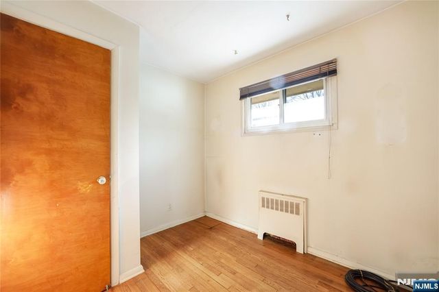 14 Lakeview Drive, Emerson, NJ 07630