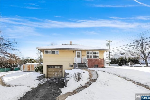 14 Lakeview Drive, Emerson, NJ 07630