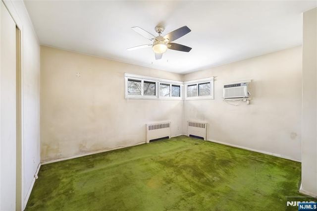 14 Lakeview Drive, Emerson, NJ 07630