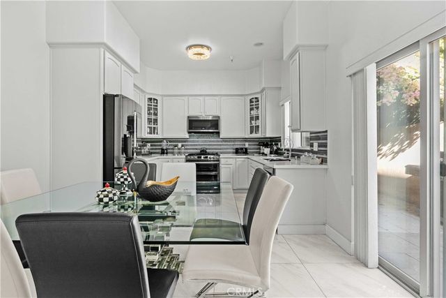 6920 Valmont 5, Tujunga, CA 91042