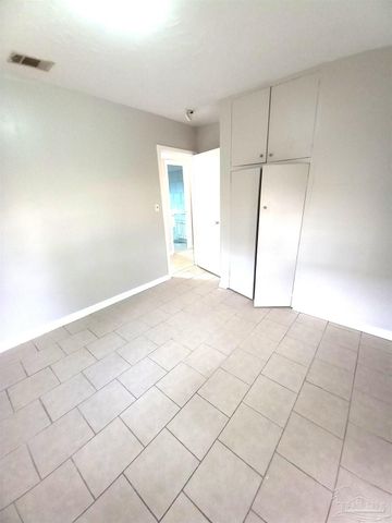 9 Besma Dr, Pensacola, FL 32506