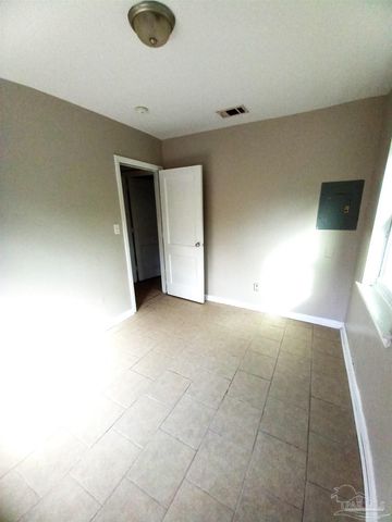 9 Besma Dr, Pensacola, FL 32506