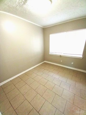 9 Besma Dr, Pensacola, FL 32506