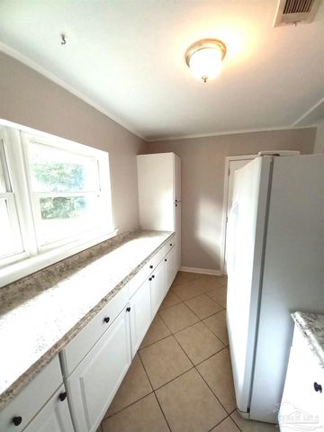 9 Besma Dr, Pensacola, FL 32506