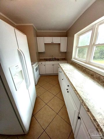 9 Besma Dr, Pensacola, FL 32506