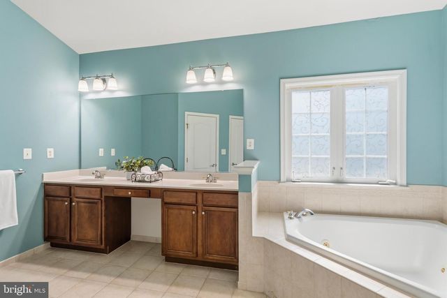 22122 WHISPERHILL CT, Broadlands, VA 20148