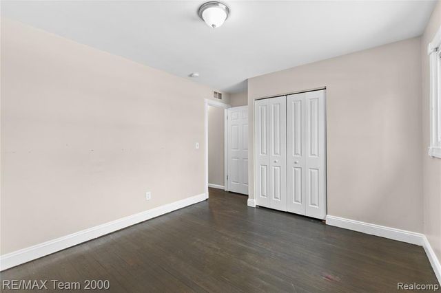 4647 Edgewood Street, Dearborn Heights, MI 48125