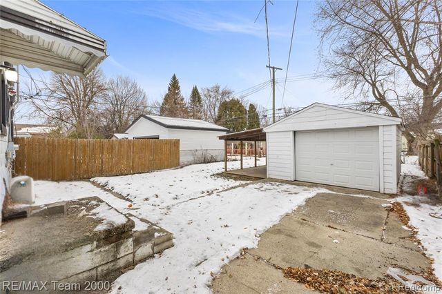 4647 Edgewood Street, Dearborn Heights, MI 48125