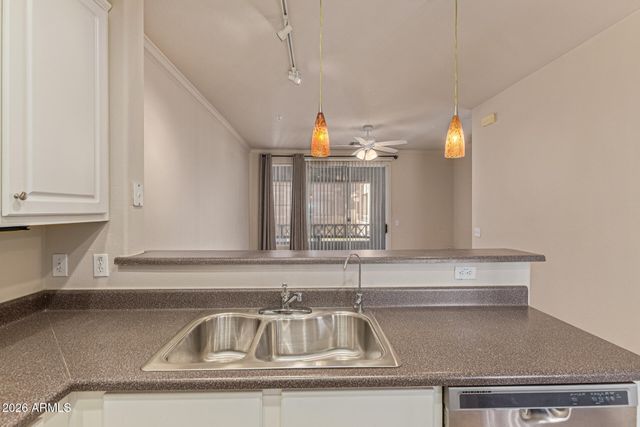 4455 E PARADISE VILLAGE Parkway 1068, Phoenix, AZ 85032