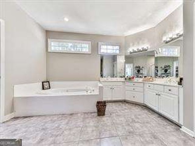 1017 Fairway Valley Drive, Woodstock, GA 30189