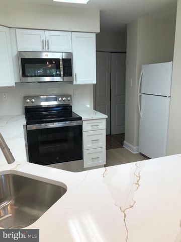 15 HEATHER CT, Newtown, PA 18940