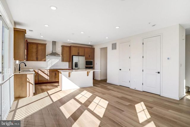 5737 HOWARD DR, Glen Burnie, MD 21061