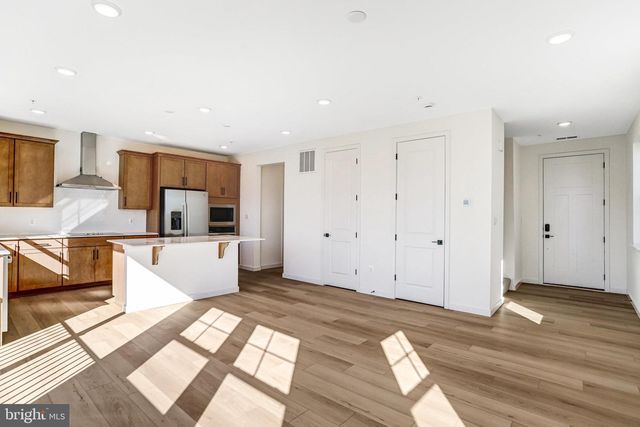 5737 HOWARD DR, Glen Burnie, MD 21061