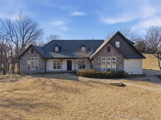 9800 E 510 Road, Claremore, OK 74019