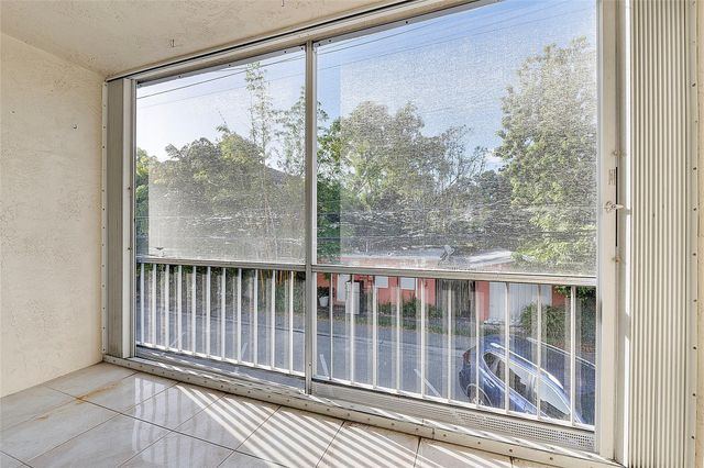 1220 NE 3rd St 205, Fort Lauderdale, FL 33301