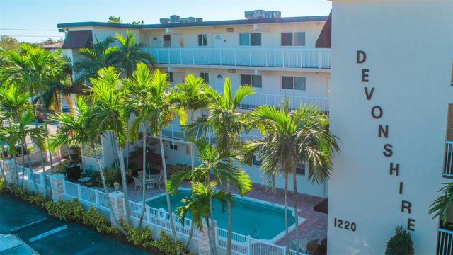 1220 NE 3rd St 205, Fort Lauderdale, FL 33301