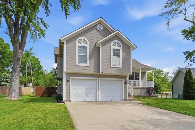 402 Belmont Drive, Raymore, MO 64083