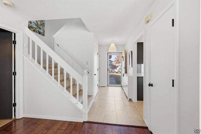 6309 SW 28th ST, Topeka, KS 66614