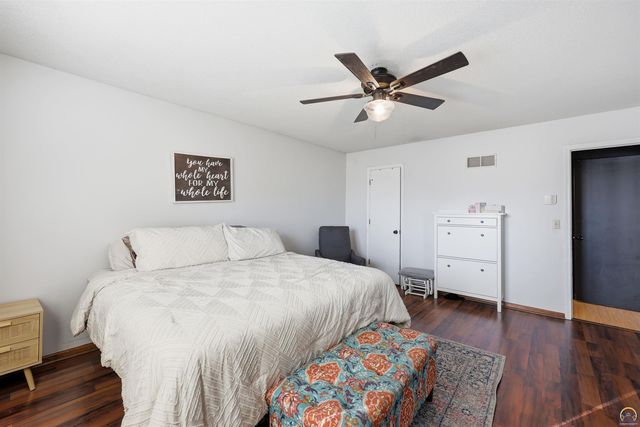 6309 SW 28th ST, Topeka, KS 66614