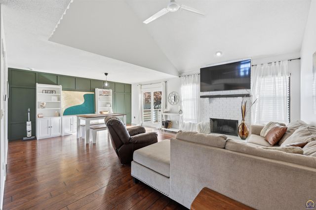 6309 SW 28th ST, Topeka, KS 66614