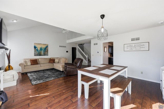 6309 SW 28th ST, Topeka, KS 66614