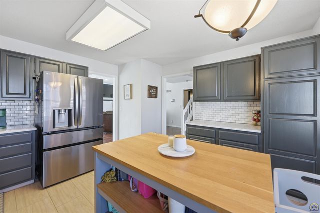 6309 SW 28th ST, Topeka, KS 66614