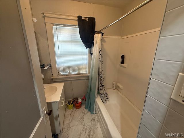 1719 North Avenue, Niagara Falls, NY 14305