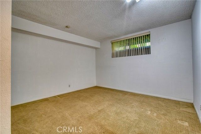 21801 Burbank Boulevard 83, Woodland Hills (los Angeles), CA 91367