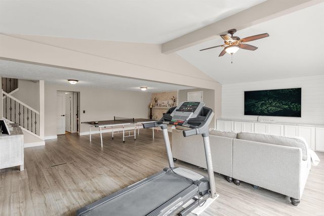 1635 springbrook Drive, Elkhart, IN 46514