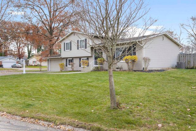 1635 springbrook Drive, Elkhart, IN 46514