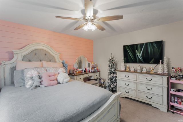 1635 springbrook Drive, Elkhart, IN 46514