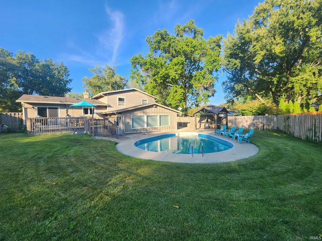 1635 springbrook Drive, Elkhart, IN 46514