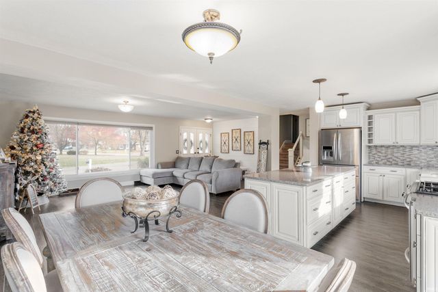 1635 springbrook Drive, Elkhart, IN 46514