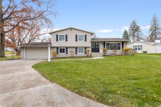 1635 springbrook Drive, Elkhart, IN 46514