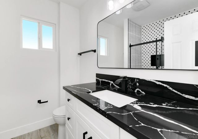 5465 Encina Dr, San Diego, CA 92114