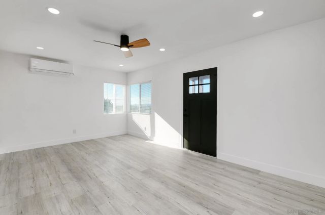 5465 Encina Dr, San Diego, CA 92114