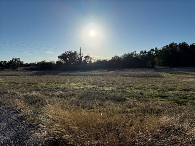 136 Aslan Road, Poolville, TX 76487