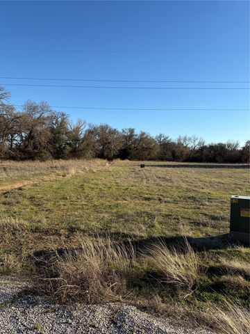 136 Aslan Road, Poolville, TX 76487