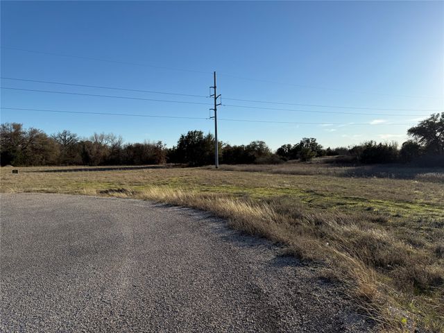 136 Aslan Road, Poolville, TX 76487