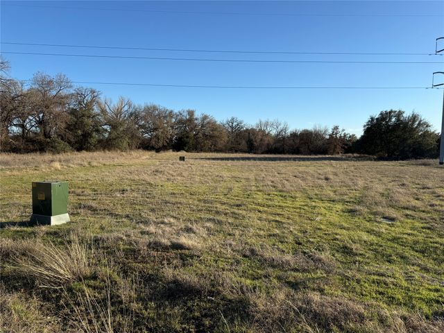 136 Aslan Road, Poolville, TX 76487
